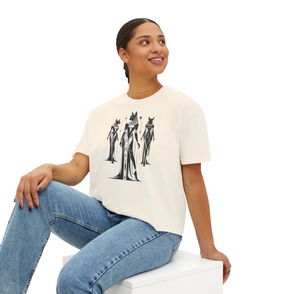 Stylish Women's Boxy Tee with Artistic Print, Casual Top, Fashionable T-Shirt, Unique Graphic Tee, Trendy Summer Wear - Görsel 11