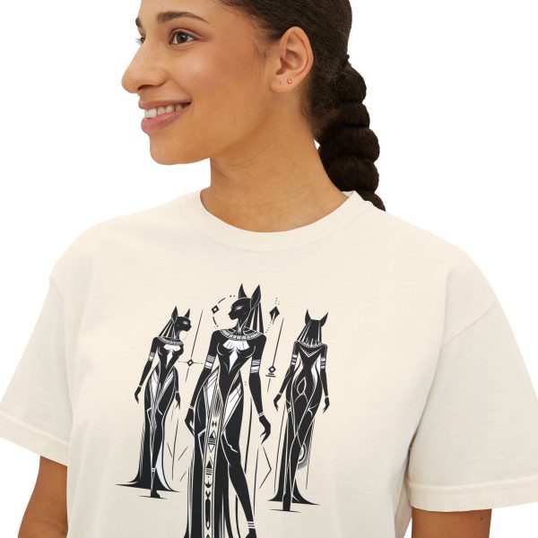 Stylish Women's Boxy Tee with Artistic Print, Casual Top, Fashionable T-Shirt, Unique Graphic Tee, Trendy Summer Wear - Görsel 12